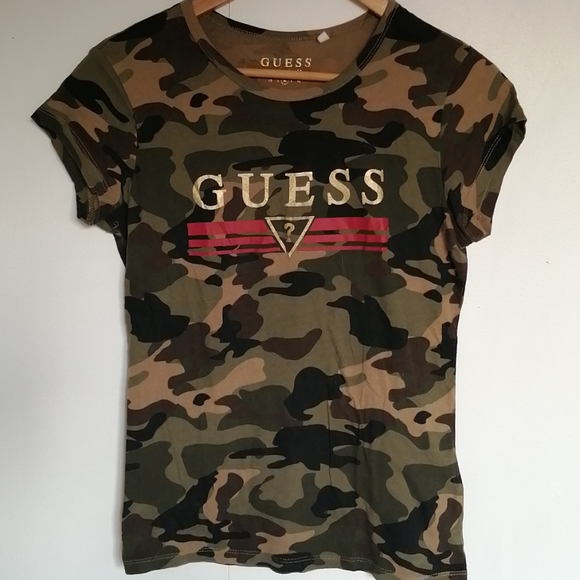 Guess Tops - COPY - GUESS T SHIRT SIZE MEDIUM